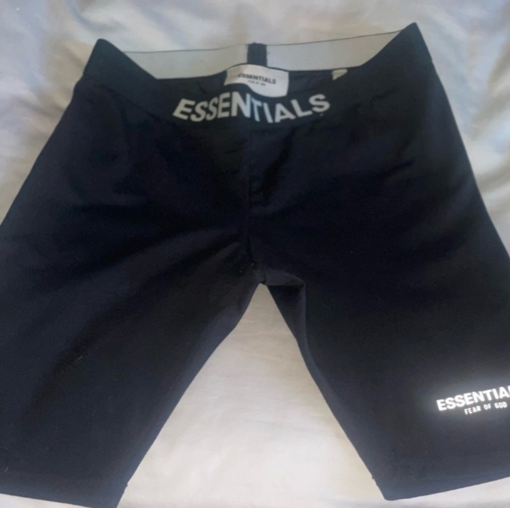 Womens essentials biker shorts